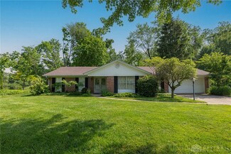 3081 Claydor Dr, Beavercreek, OH 45431