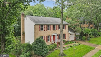 4411 Boxwood Dr, Dumfries, VA 22025
