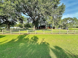 3571 County Road 106, Columbus, TX 78934