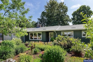3870 Saxon Dr S, Salem, OR 97302