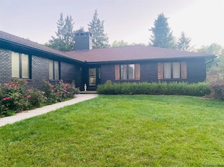 6803 Napoleon Rd, Jackson, MI 49201