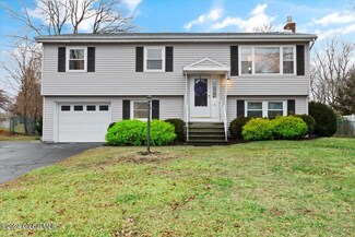 10 Marco Polo Dr, Latham, NY 12110