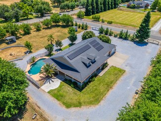 19880 Holstein Ln, Redding, CA 96002