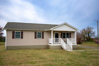 240 Sonnet Ln, Montross, VA 22520