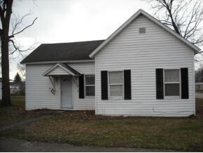 307 Apple St, Argos, IN 46501