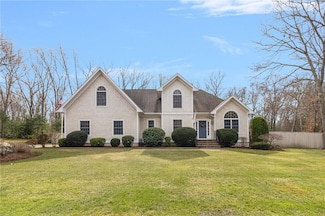 1 Minuteman Ln, Swansea, MA 02777