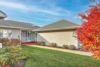 355 Spinnaker Ln, Bristol, RI 02809