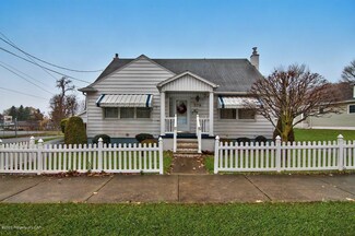 578 W 8th St, Wyoming, PA 18644