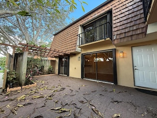 3022 30th Ln, Greenacres, FL 33463