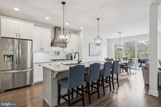 48 Hunters Ln, Glen Mills, PA 19342