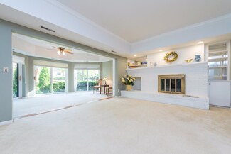 2125 Nature Cove Ct Unit 101, Ann Arbor, MI 48104