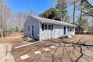 291 Crompton Rd, East Greenwich, RI 02818