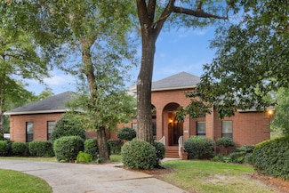 629 Carr Dr, Niceville, FL 32578