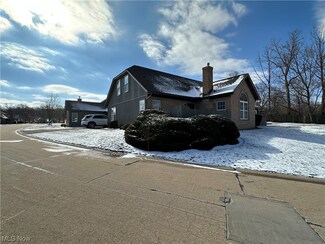 8050 Harbor Creek Dr Unit 2803, Mentor On the Lake, OH 44060