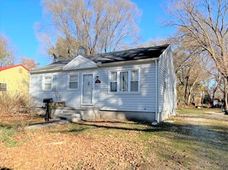 805 N 3rd St, Kentland, IN 47951