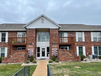 2546 Coppergate Square Dr Unit E, Saint Louis, MO 63129