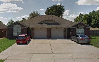 2416 & 2418 Rill St, Rogers, AR 72758