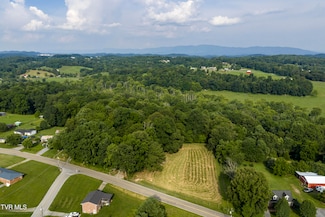 999 Muddy Creek Rd, Piney Flats, TN 37686
