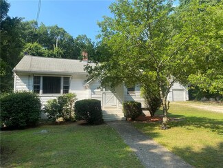 140 Howard Ave, Hope, RI 02831
