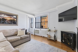 330 3rd Ave Unit 10B, New York, NY 10010