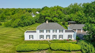 1596 W Palatine Rd, Inverness, IL 60067