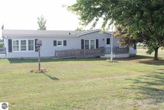 103 N Farr St, Ashley, MI 48806