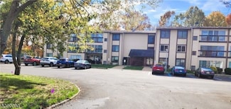 277 Crosse Dr Unit 2E, Monroe, NJ 08831