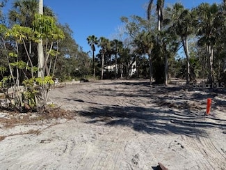580 Neptune Ave, Longboat Key, FL 34228
