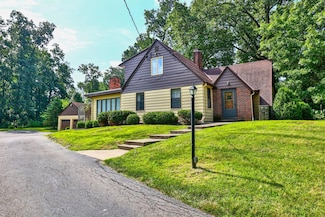 5868 Greenlawn Rd, Hamilton, OH 45011