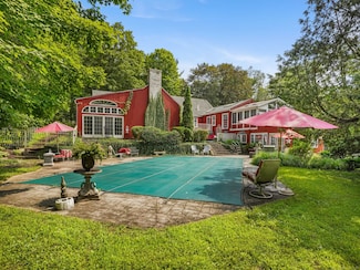 4 Whippoorwill Ln, Weston, CT 06883