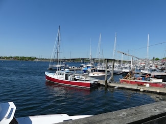 109 Water St Unit 304, Beverly, MA 01915
