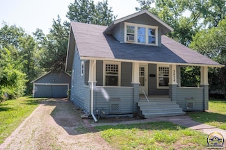 2024 SW Buchanan St, Topeka, KS 66604