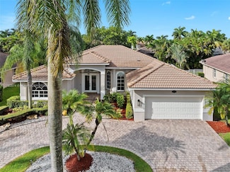 1807 Victoria Pointe Cir, Weston, FL 33327