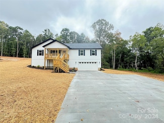 2370 Ellen St, Sawmills, NC 28630