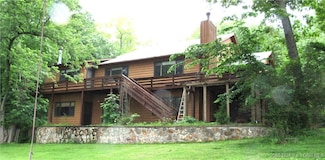 26748 Chinook Ln, Barnett, MO 65011