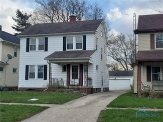 2514 Randall Dr, Oregon, OH 43616