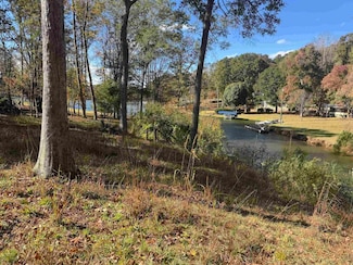 308 River Lake Dr, Eatonton, GA 31024