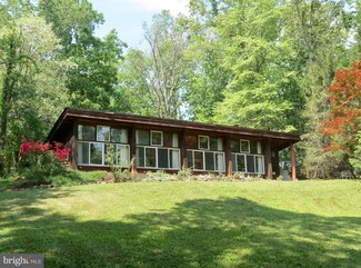 72 Rock Mills Rd, Castleton, VA 22716
