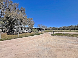 8835 Escondido St, Alvin, TX 77511