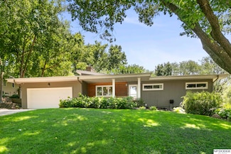 10337 Pinehurst Ave, Omaha, NE 68124