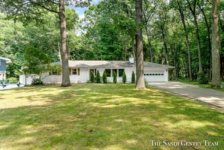 2488 Winchester Dr, Muskegon, MI 49441