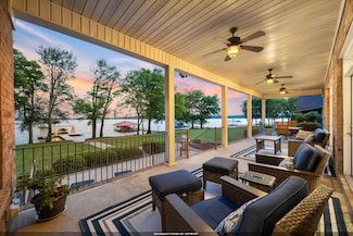 172 Naomi Dr, Rogersville, AL 35652