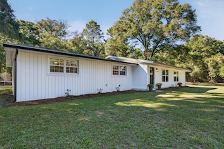 4734 Haybarn Rd, Holt, FL 32564