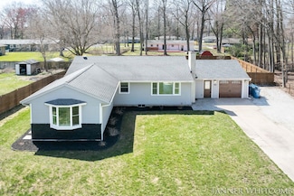 14465 Angelus Cir, Grand Haven, MI 49417