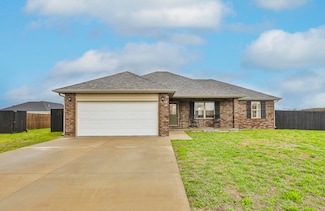 4699 S 125th Rd, Bolivar, MO 65613