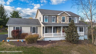 64 Green Briar Dr, Spring Brook Township, PA 18444