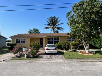 2535 SW 14th St, Pahokee, FL 33476
