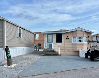 323 Nettles Blvd, Jensen Beach, FL 34957