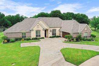 3042 Preston Club Dr, Sherman, TX 75092