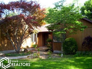 16984 Kingwood Estates Dr, Middletown, IA 52638